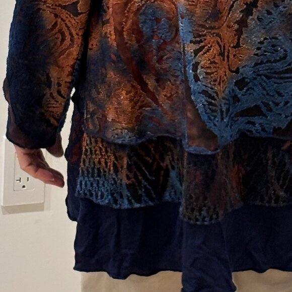 Kamana burnout tie-dye multi-layered V-neck sweater, L - Picture 9 of 10